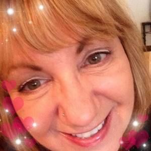 Meet your Posher, Lorrie